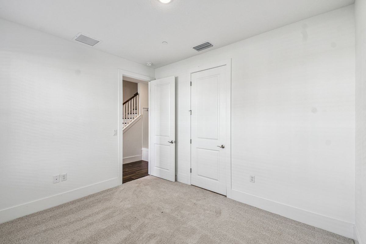 1951 Risby Aly - Photo 5 of 36