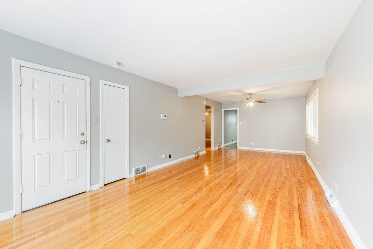 7637 S Essex Ave ##1