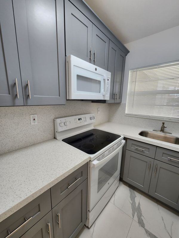 2466 Lincoln St ##2 - Photo 4 of 11