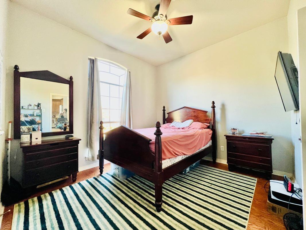 9220 Edgemont Dr - Photo 2 of 28