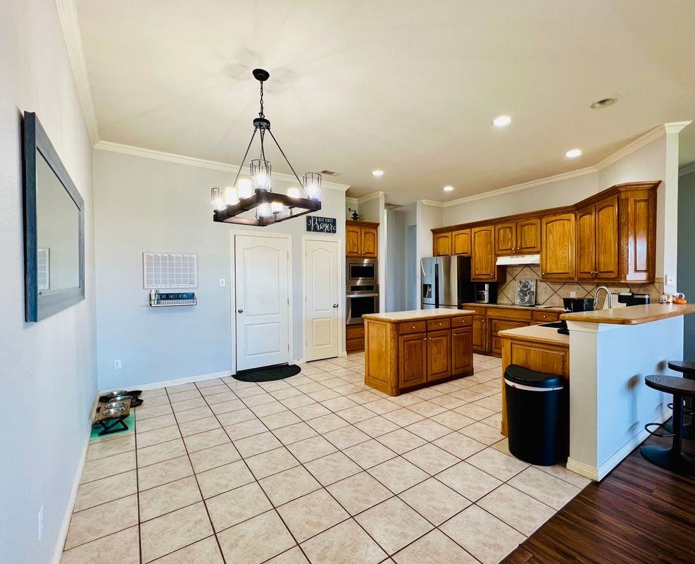 9220 Edgemont Dr - Photo 6 of 28