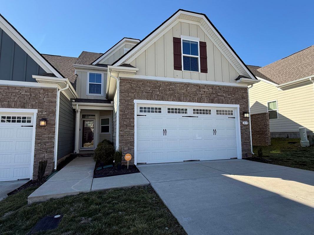 219 S Downs Cir - Photo 2 of 5