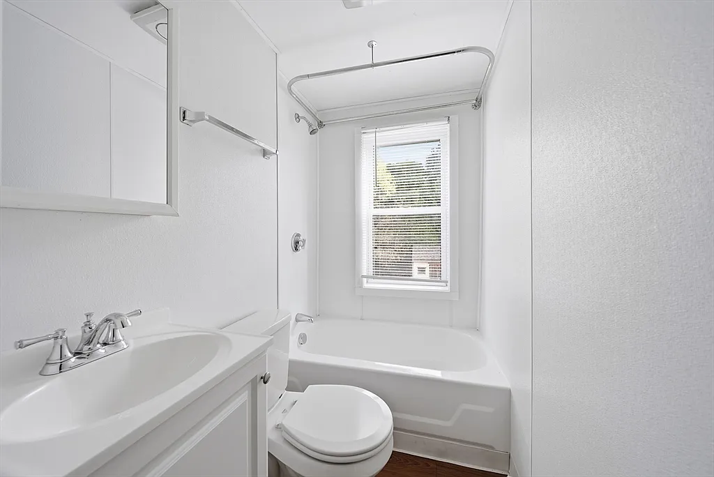 31 Whitcomb St - Photo 3 of 8