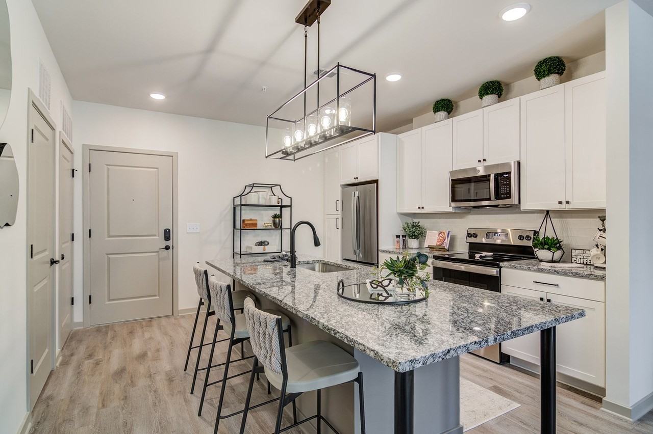 The Tomlin Luxury Apartments - Photo 4 of 42