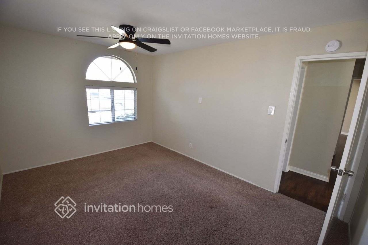 212 E 185th St - Photo 4 of 9