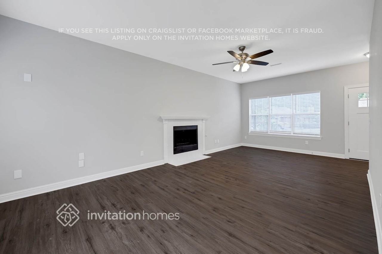 409 Barkley Ct - Photo 2 of 17