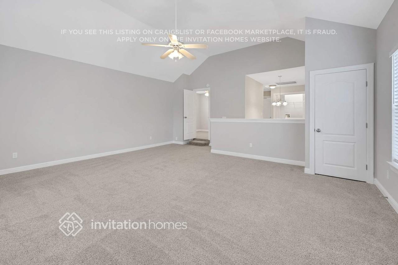 409 Barkley Ct - Photo 7 of 17