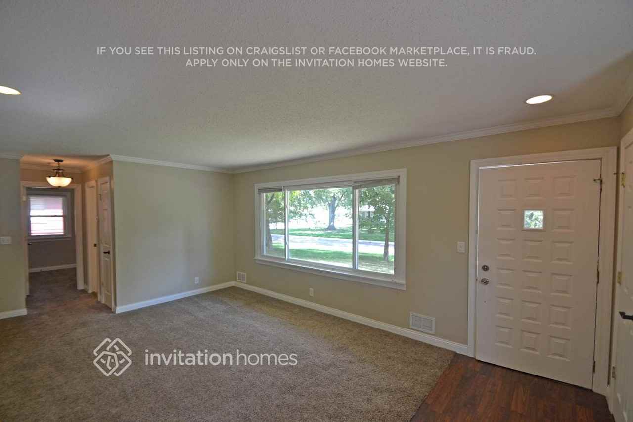 5849 Quail Ave N - Photo 2 of 10