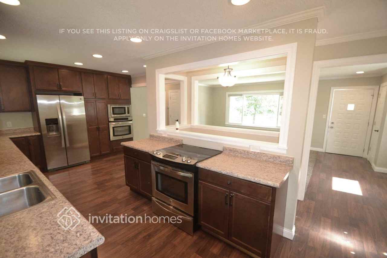 5849 Quail Ave N - Photo 3 of 10