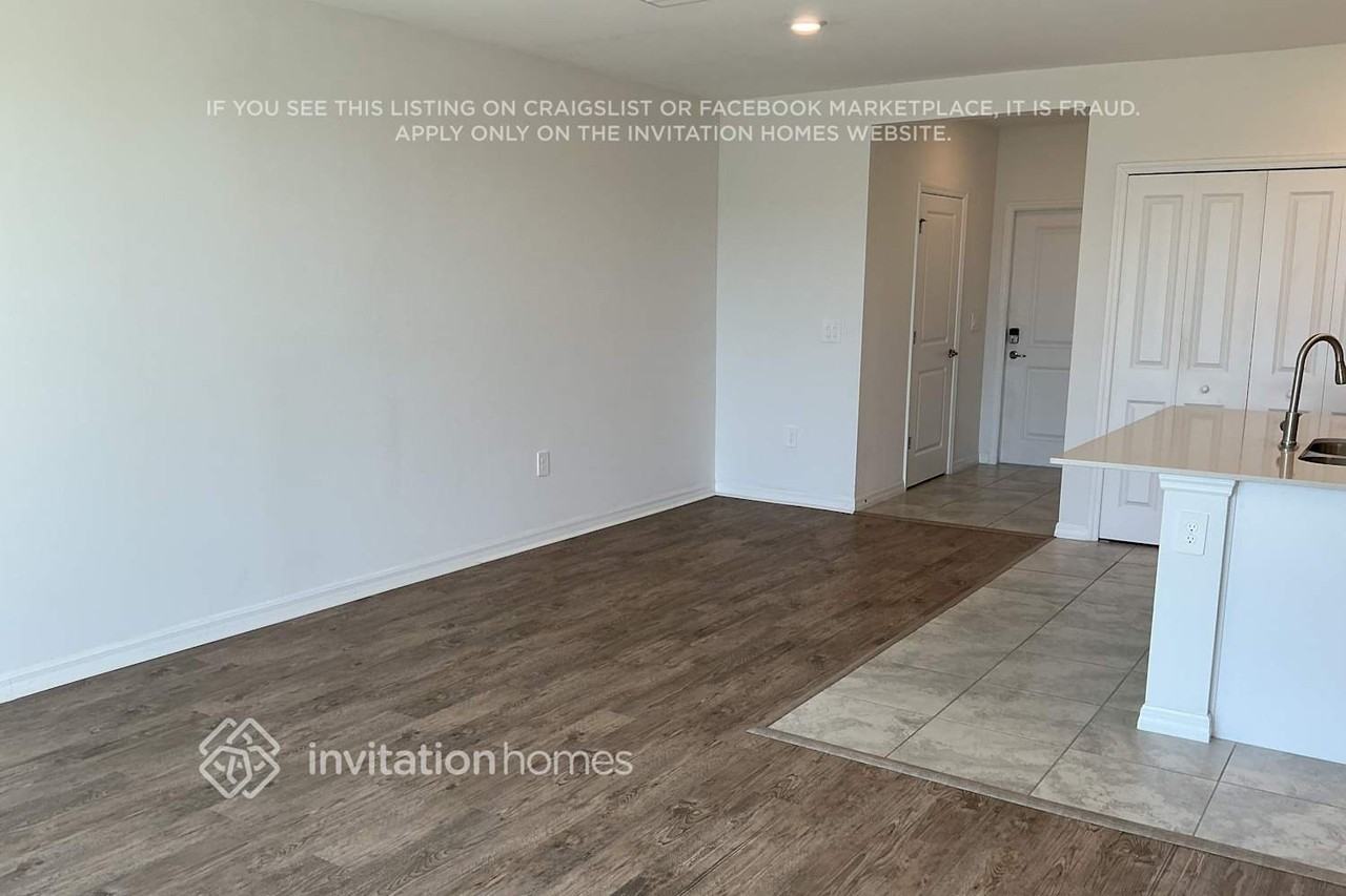 9313 Cadence Ct #122 - Photo 3 of 23