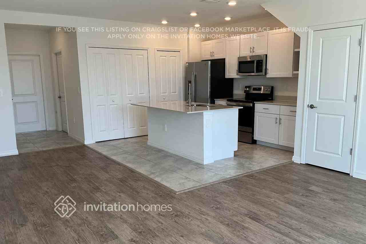 9313 Cadence Ct #122 - Photo 4 of 23