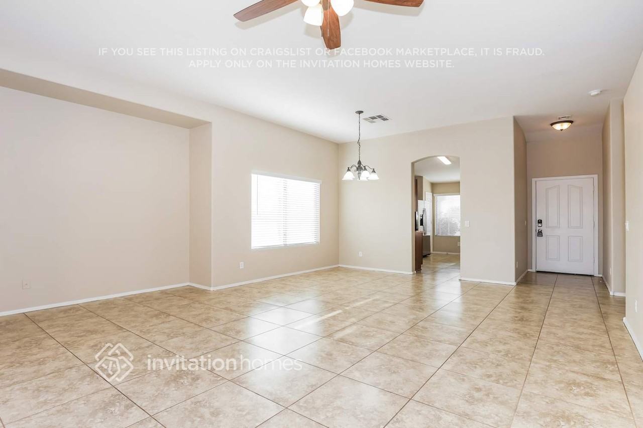 9903 W Trumbull Rd - Photo 3 of 17