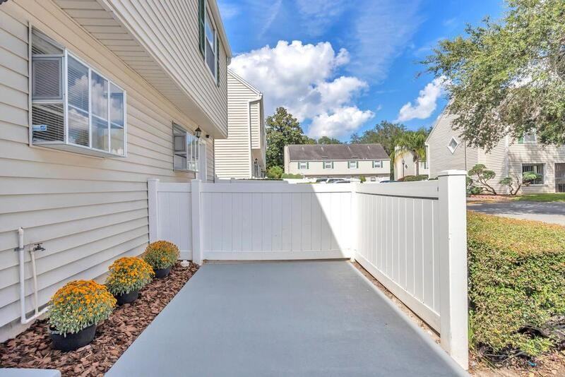 111 E 1st St - Photo 4 of 35