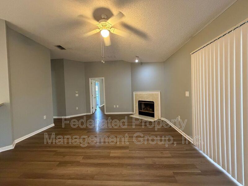 2724 Secret Harbor Dr - Photo 4 of 14