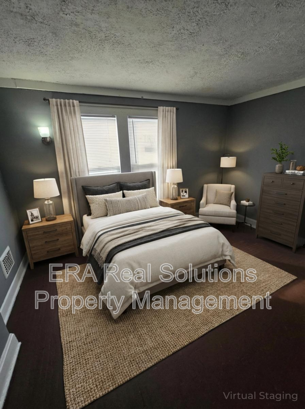 1472 E Fulton St - Photo 3 of 16