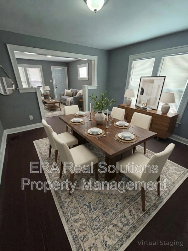 1472 E Fulton St - Photo 4 of 16