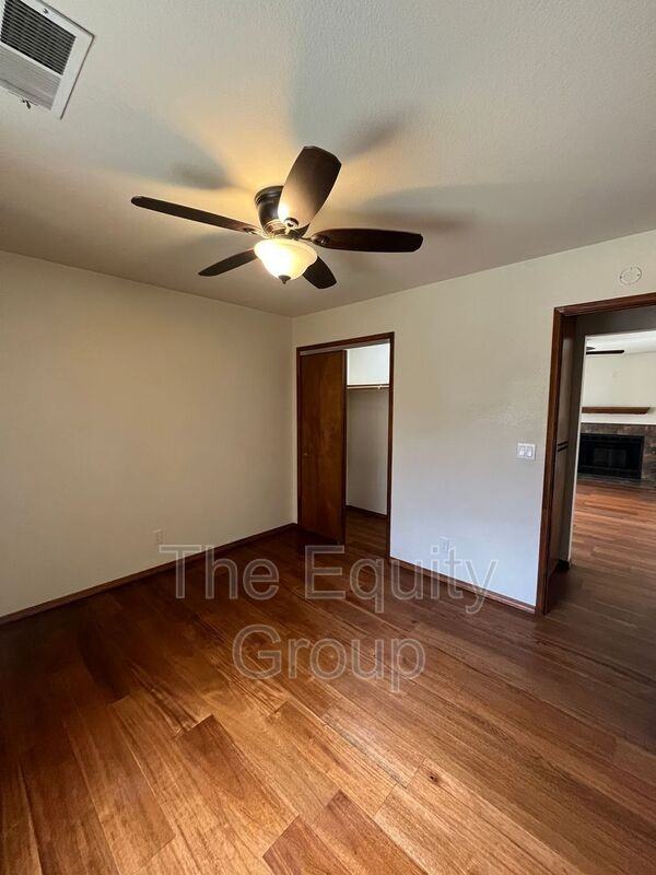 2611 W Mission Ct - Photo 3 of 19