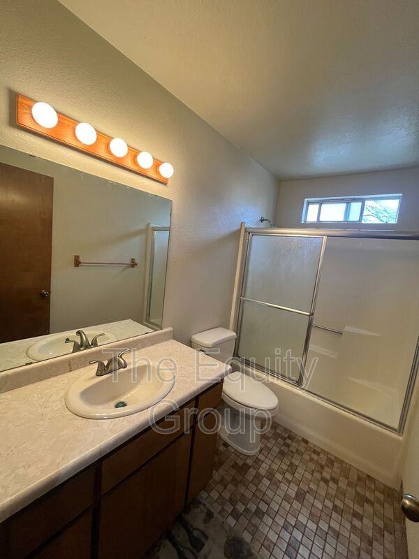 2611 W Mission Ct - Photo 4 of 19