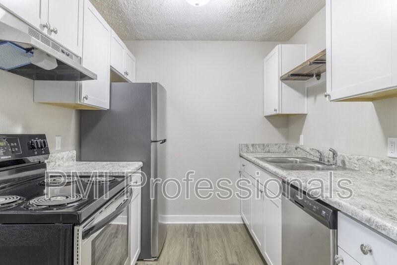 104 Kingsridge Dr - Photo 4 of 8