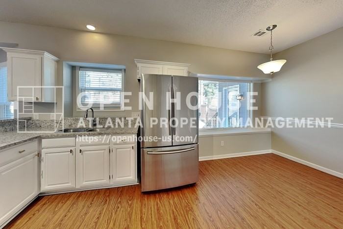 390 Greenmont Cir - Photo 6 of 23