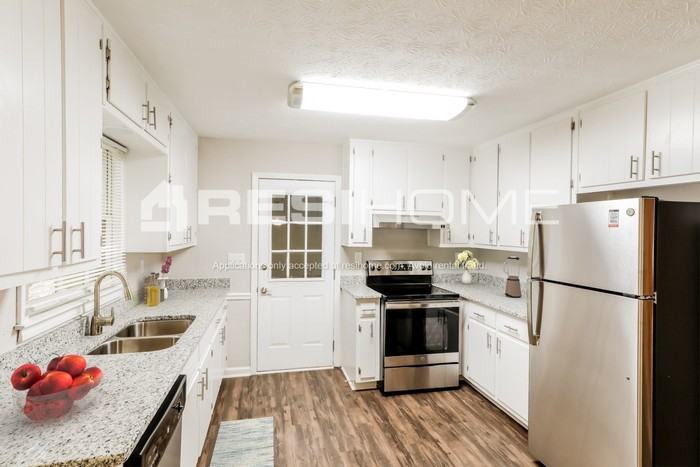 2894 Sagemont Pl - Photo 2 of 22