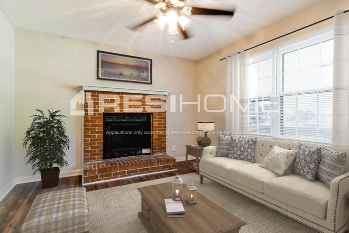 2894 Sagemont Pl - Photo 4 of 22