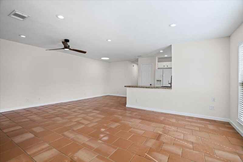 303 Fantail Loop - Photo 6 of 32