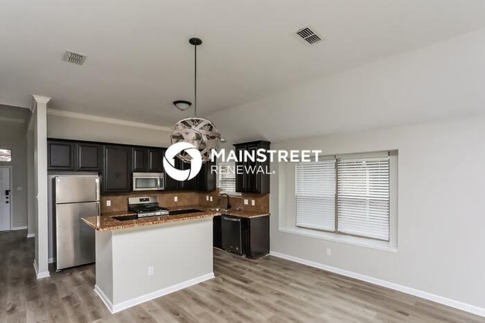 208 Starlight Dr - Photo 5 of 17