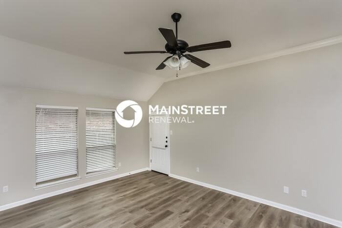 208 Starlight Dr - Photo 6 of 17