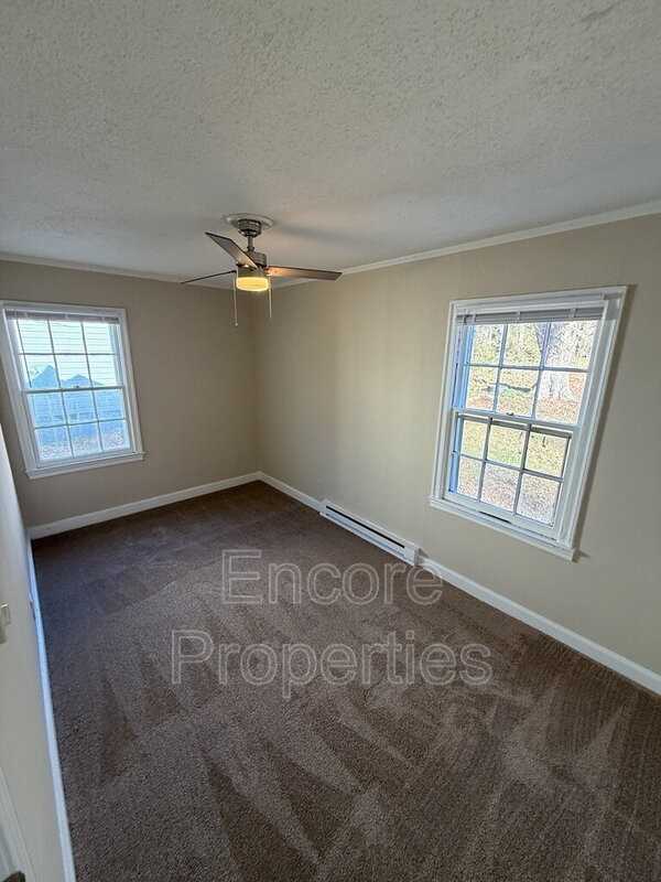 402 Shaw St - Photo 5 of 8