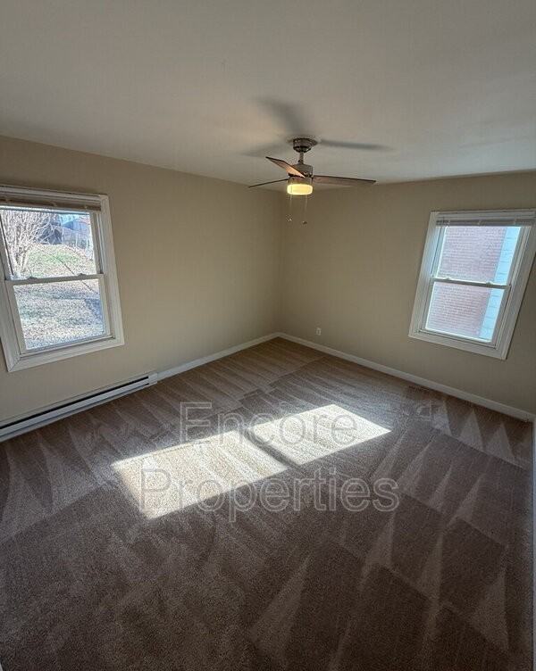 402 Shaw St - Photo 6 of 8