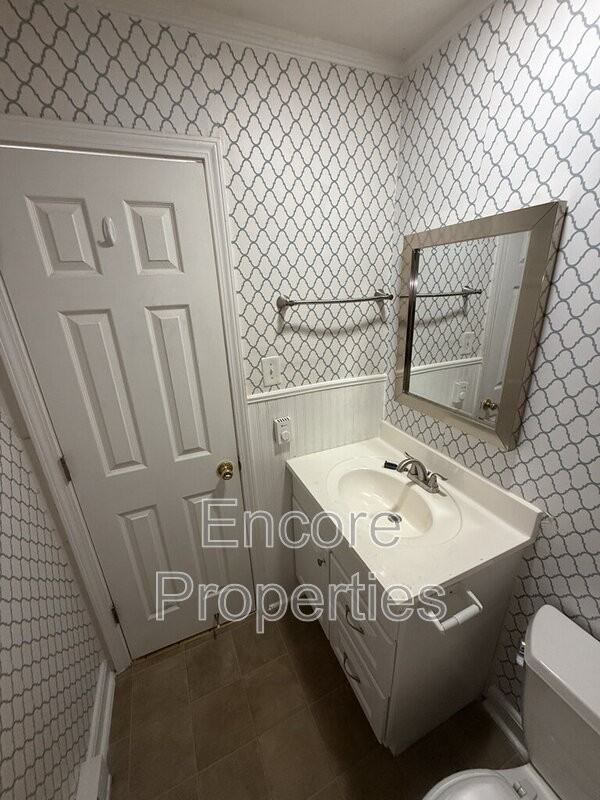 402 Shaw St - Photo 7 of 8