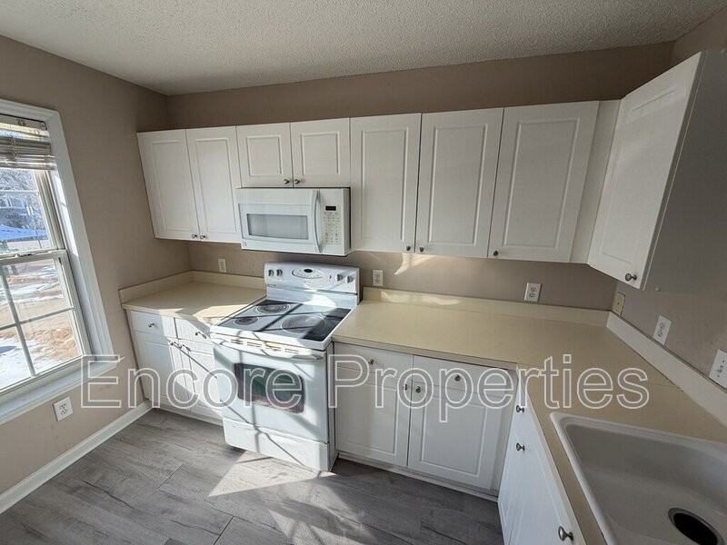 5750 Osprey Cove Dr - Photo 4 of 16