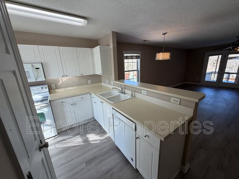 5750 Osprey Cove Dr - Photo 5 of 16