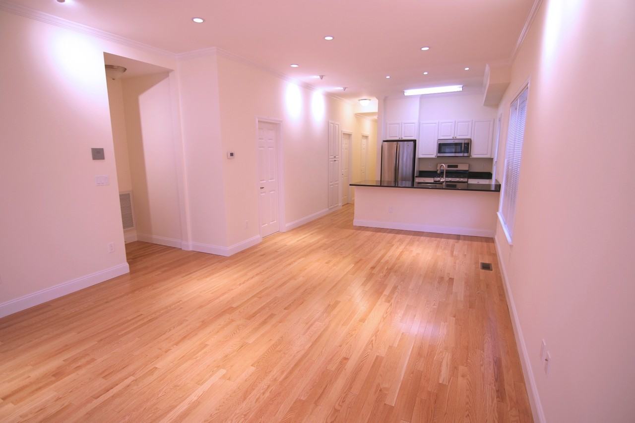 15 Langdon St #01D