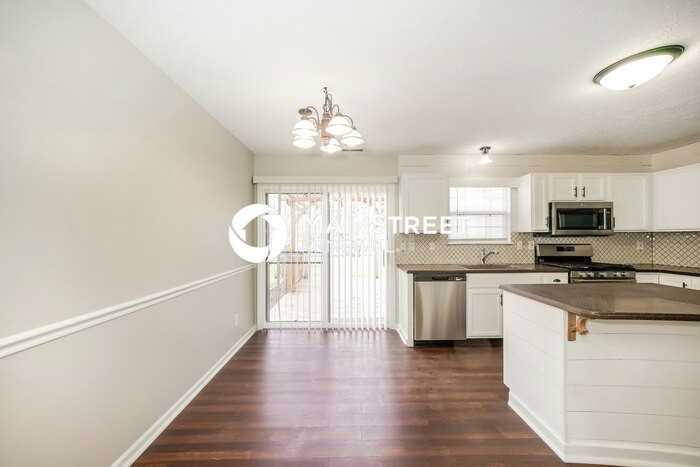 113 Oakview Dr - Photo 4 of 17