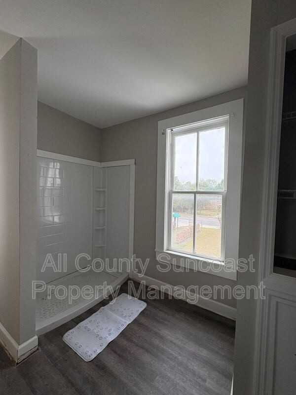 640 E Washington St #640H - Photo 5 of 7