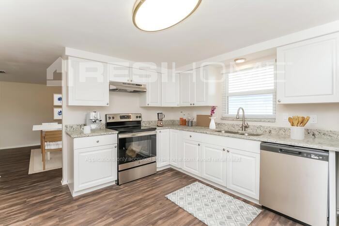 11204 Tamarix Ave - Photo 4 of 17