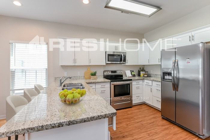 16913 Glenheath - Photo 2 of 16