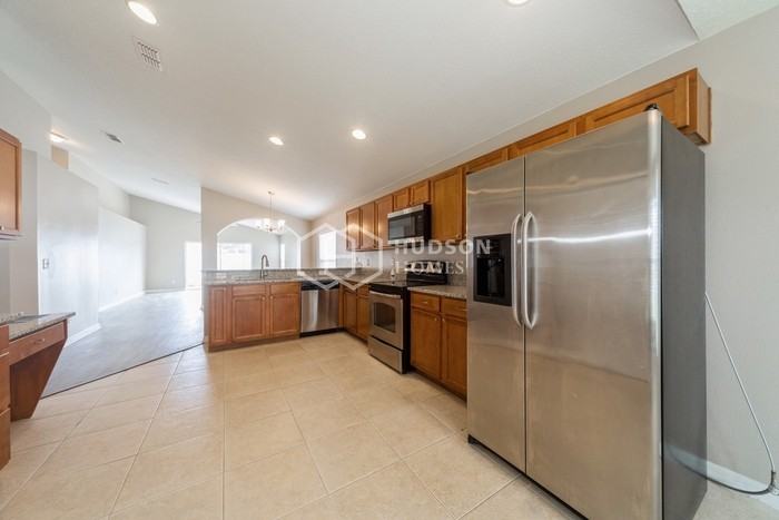 4606 Sandhurst St - Photo 7 of 28