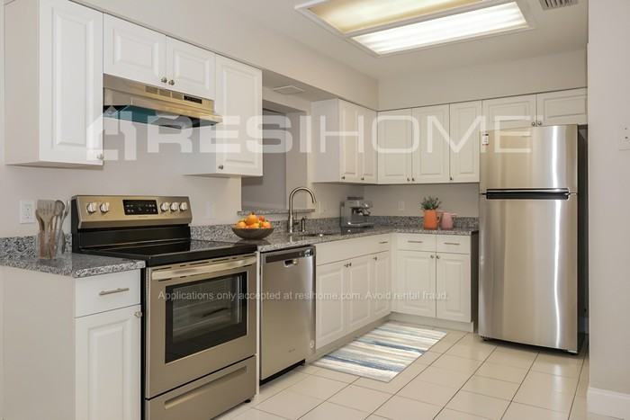 1388 E Normandy Blvd - Photo 2 of 18