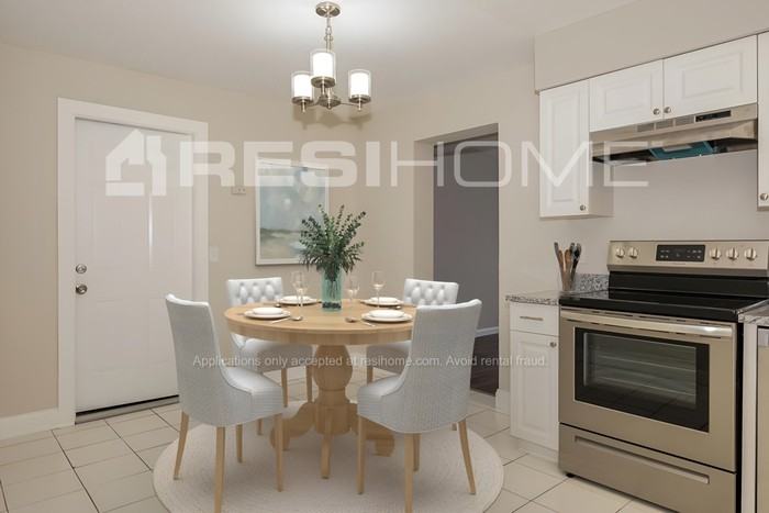 1388 E Normandy Blvd - Photo 3 of 18