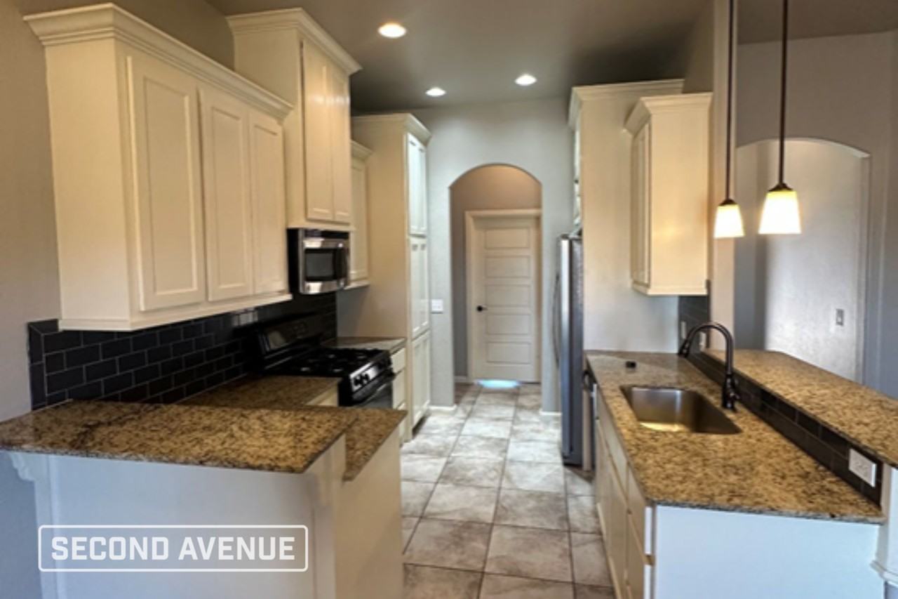 8709 Sw 37th St - Photo 2 of 23