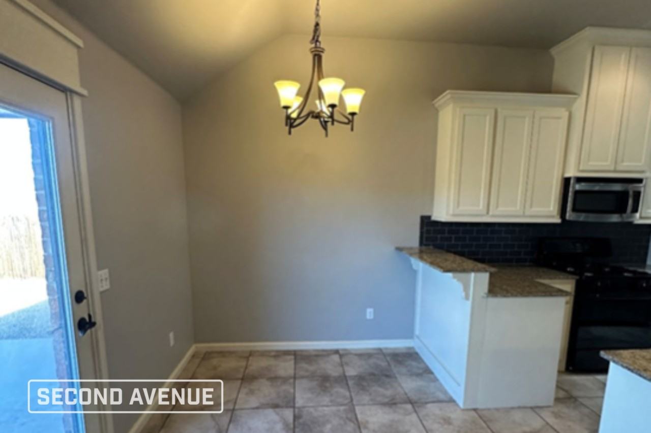 8709 Sw 37th St - Photo 3 of 23