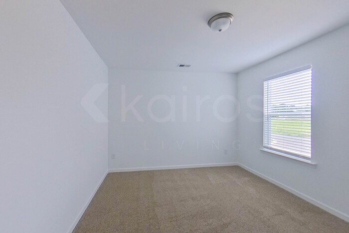 303 Silver Maple Ln - Photo 6 of 19