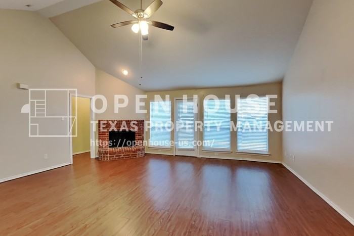 3112 Creekside Dr - Photo 5 of 18