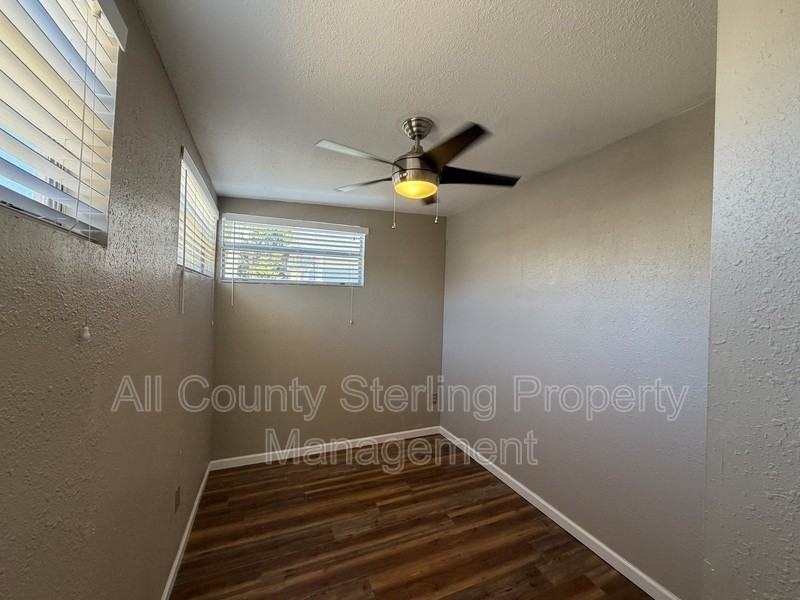 348 S Marion Ave #B - Photo 5 of 11