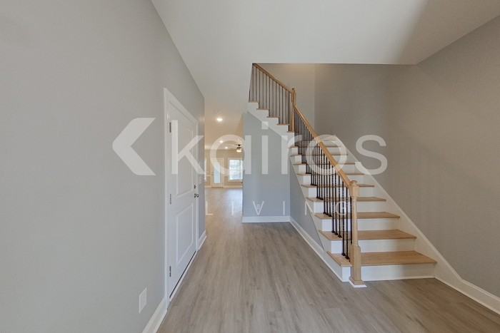 3713 Oak Leaf Way #D - Photo 5 of 33