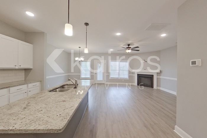 3713 Oak Leaf Way #D - Photo 7 of 33