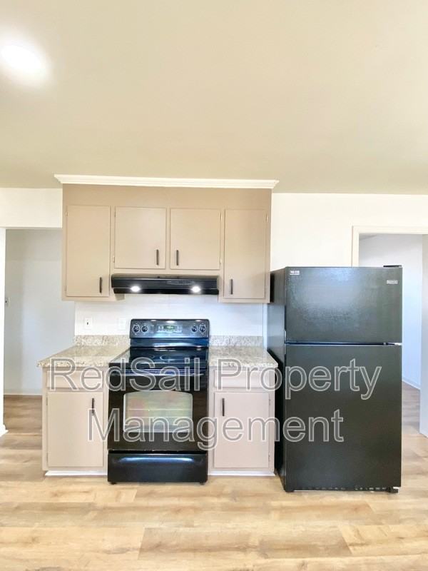 249 Manchester Dr - Photo 7 of 19